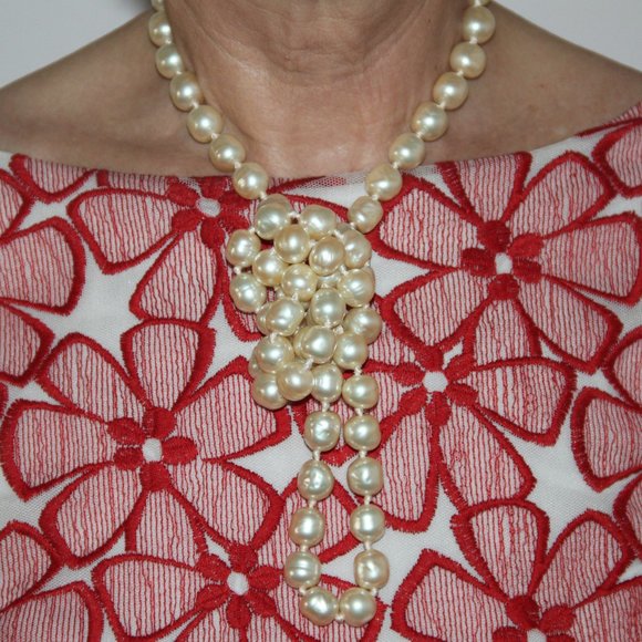 VTG Necklace Freshwater Pearl Glass Hand Knotted Strand Costume Jewelry 19" Drop - Picture 2 of 7